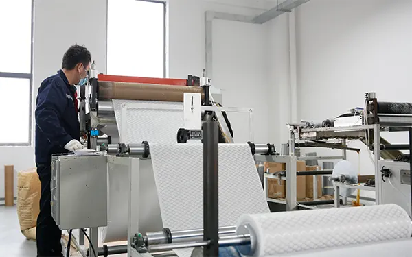 Fabricación de medios filtrantes para prefiltros en la planta de Clean-Link